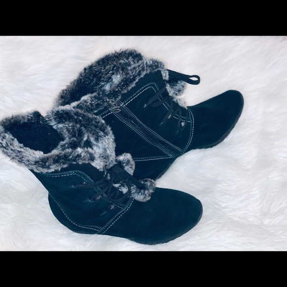 Boots - Picture 2 of 6